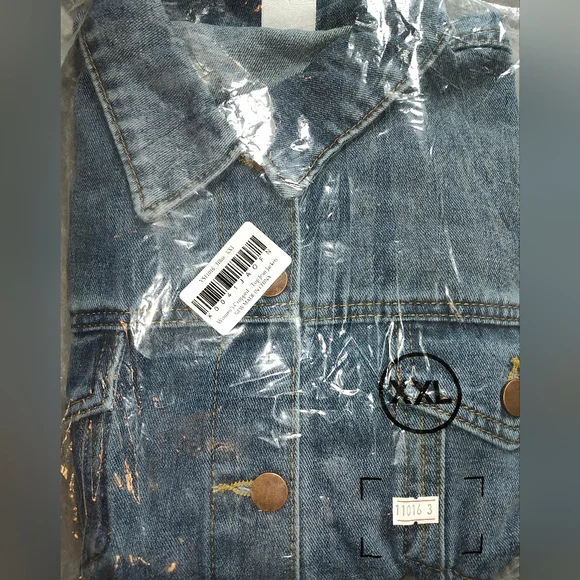 Stylish Blue Cropped Denim Jacket - Picture 2 of 4